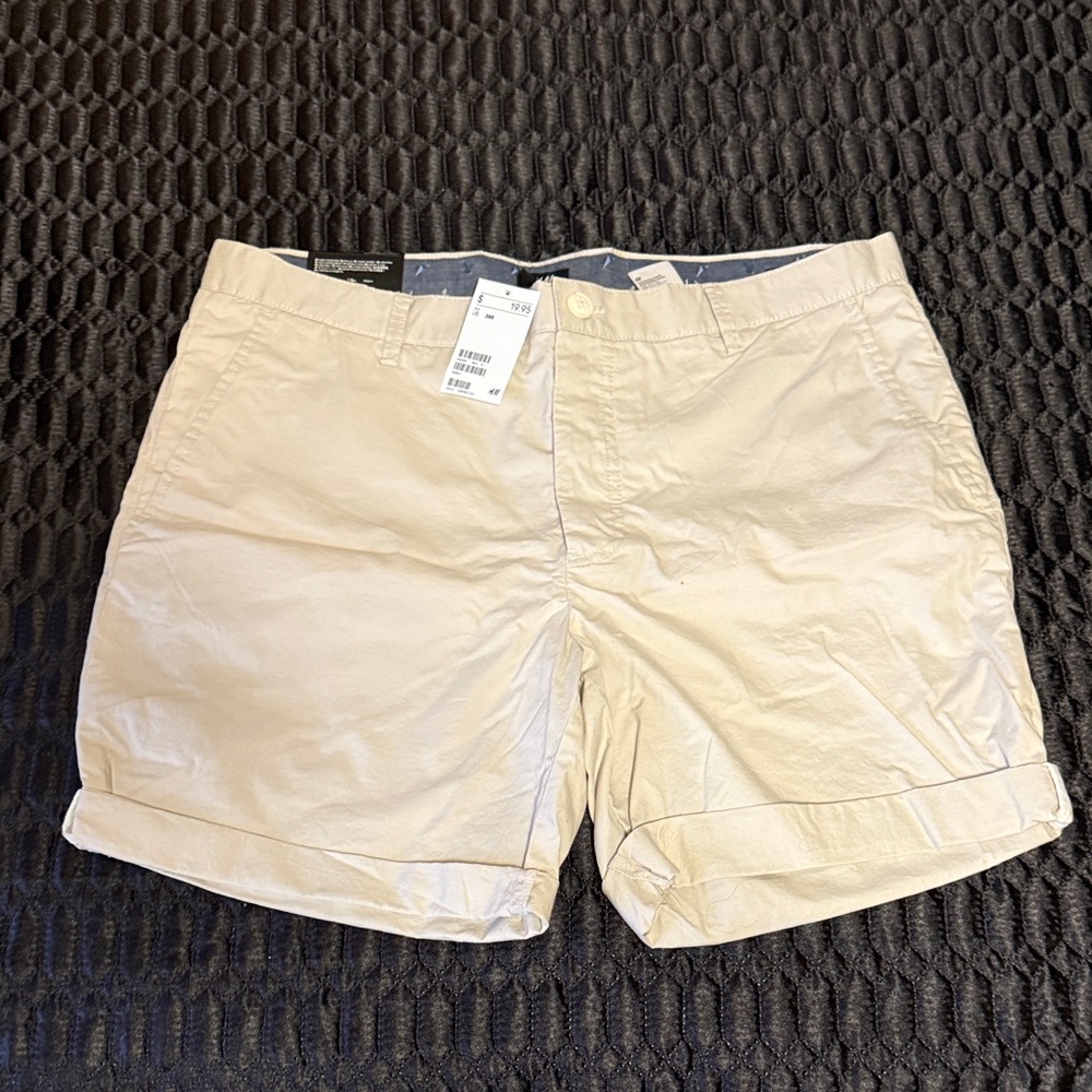 H&M Men's Cream Flat Front Shorts